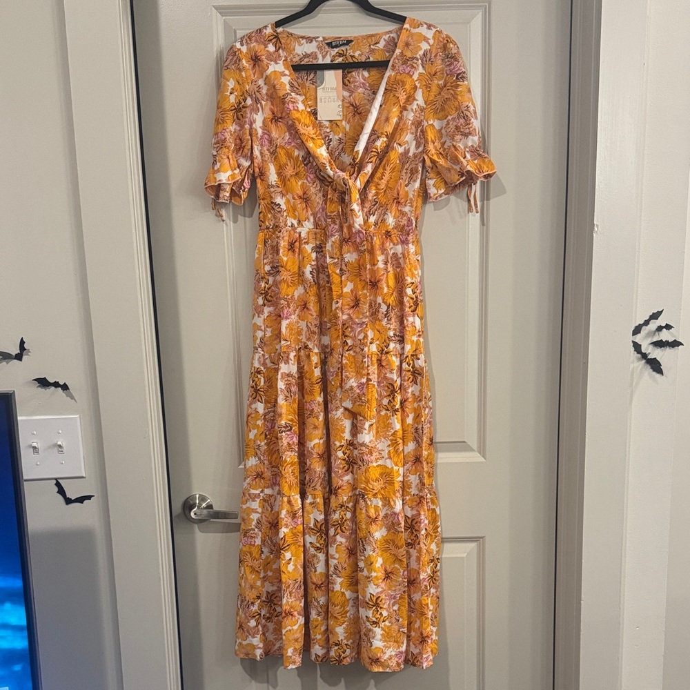 Elegant Floral Maxi Dress in Orange and White